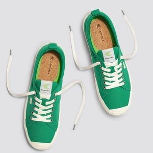 Cariuma Green Canvas Sneakers with White Laces